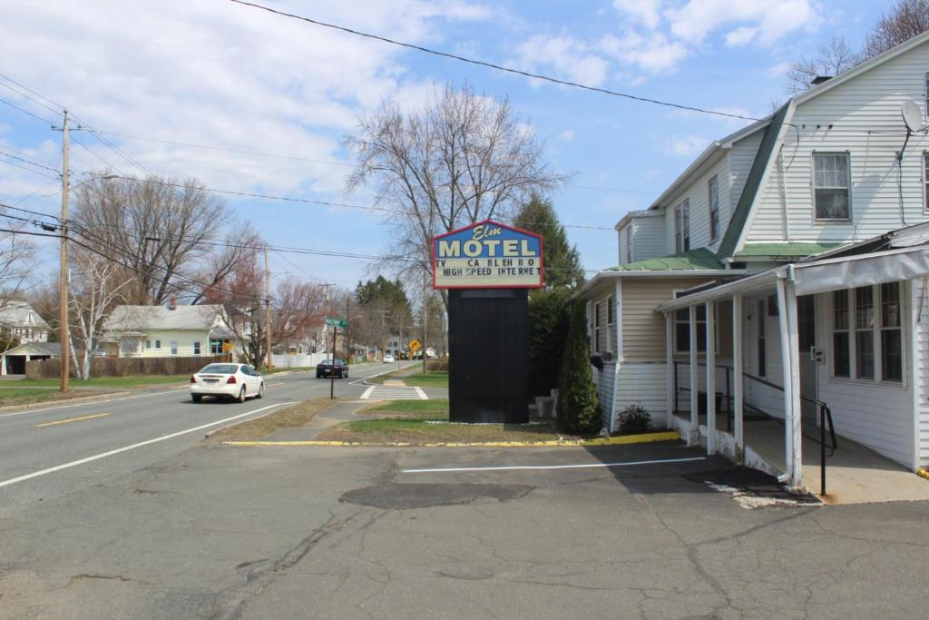 Elm Motel photo