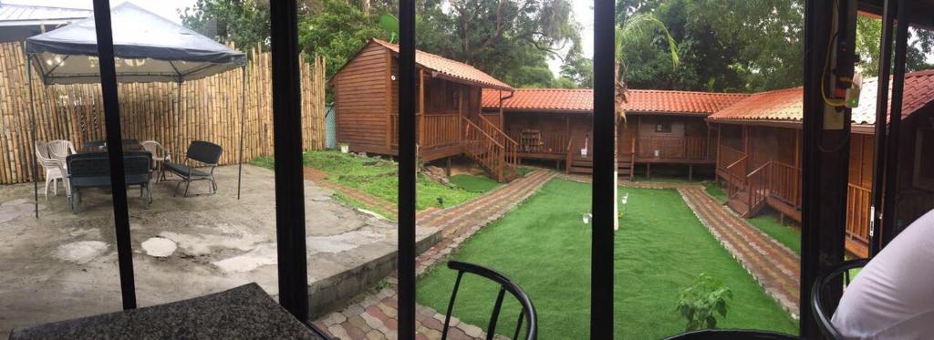 Aed väljaspool majutusasutust Cabañas Colindas