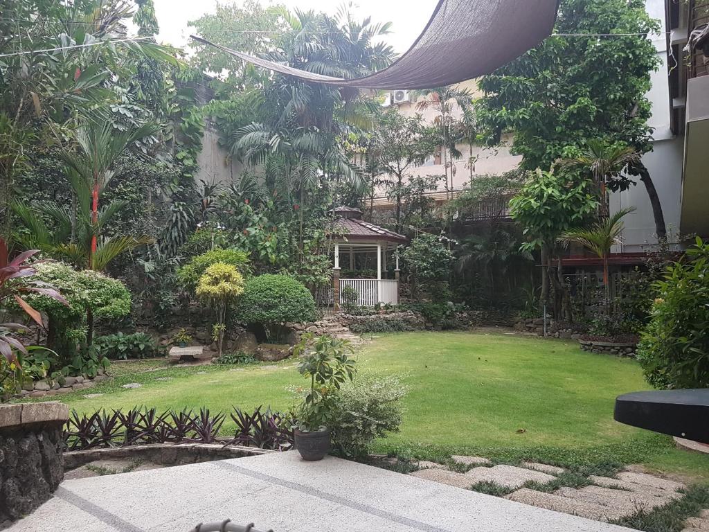 Zahrada ubytování New Manila Suites