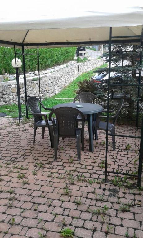Vonkajšia záhrada v ubytovaní Baita Canton