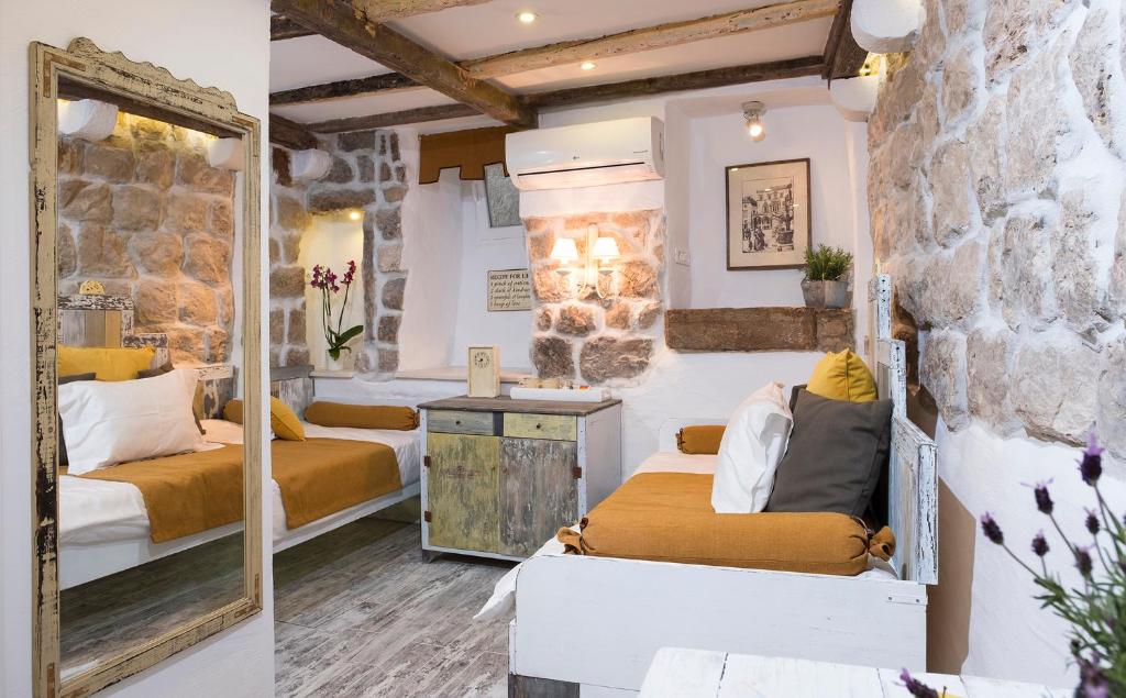 Een zitgedeelte bij Guesthouse Rustico