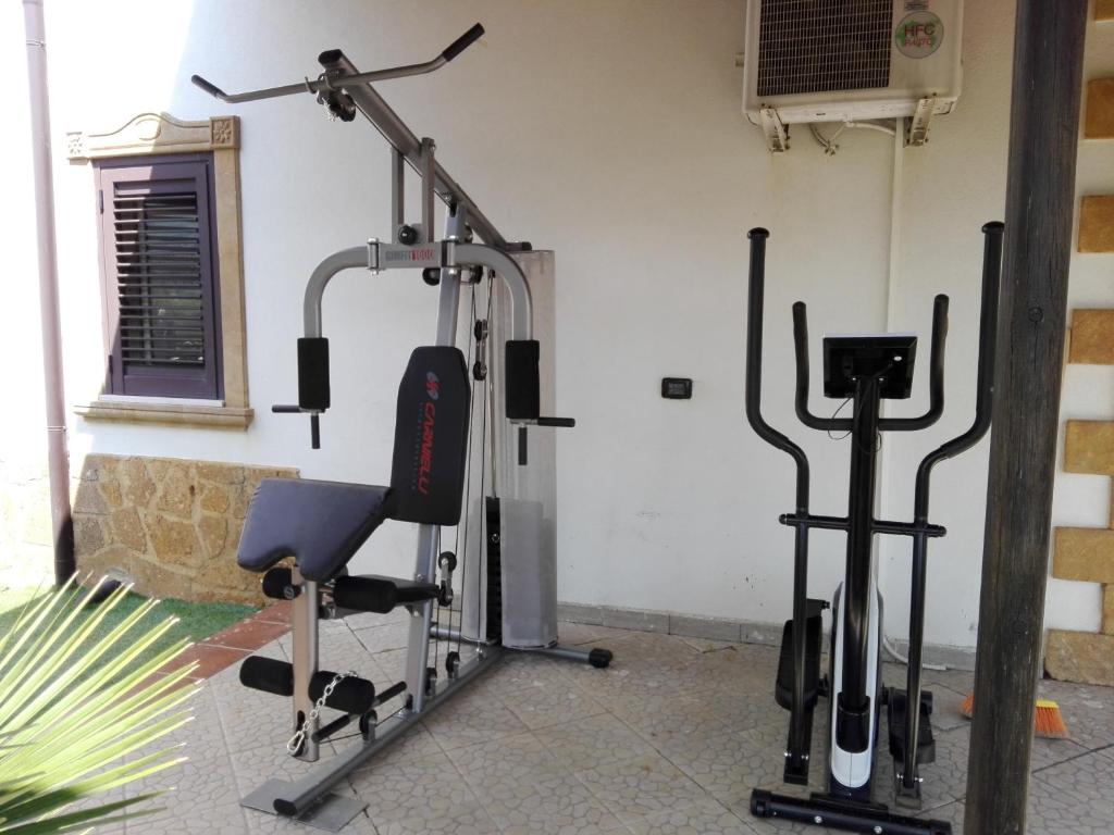 The fitness centre and/or fitness facilities at Agriturismo Reggia Saracena