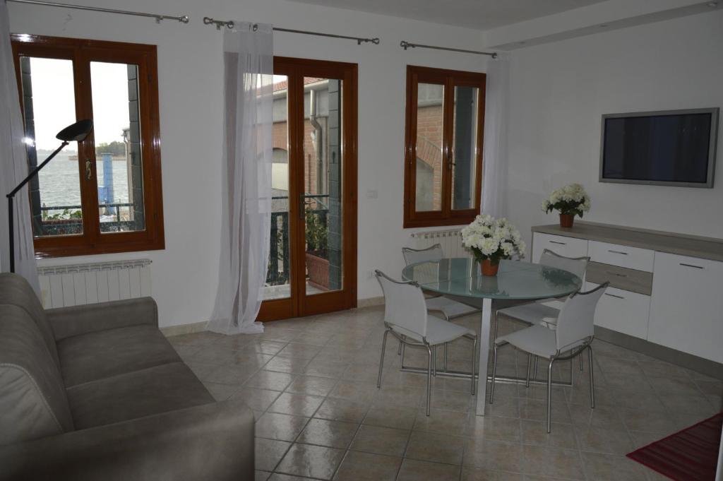 Calle Michelangelo Apartments - 9