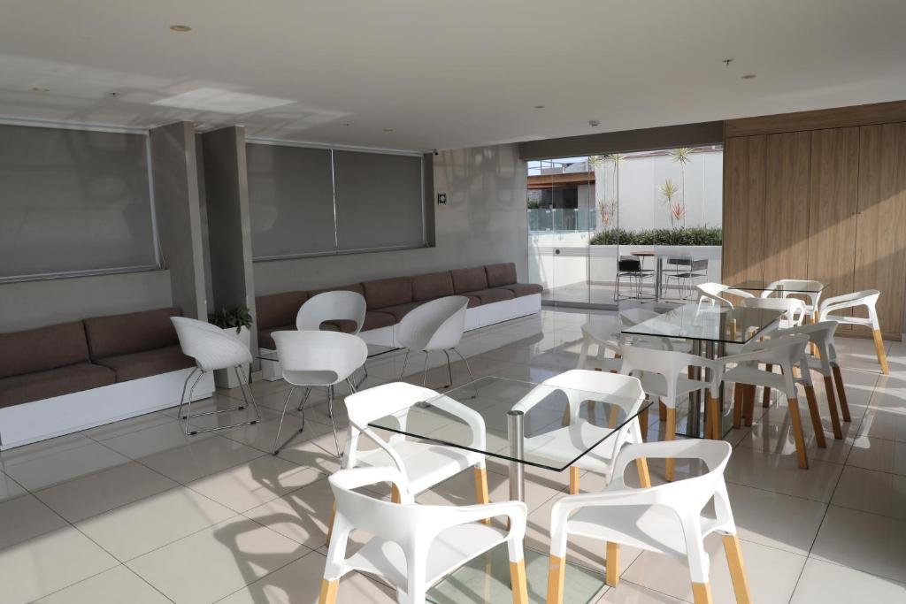 Miraflores Apartments 570 Pardo Ave by Private Host - Superior Apartment