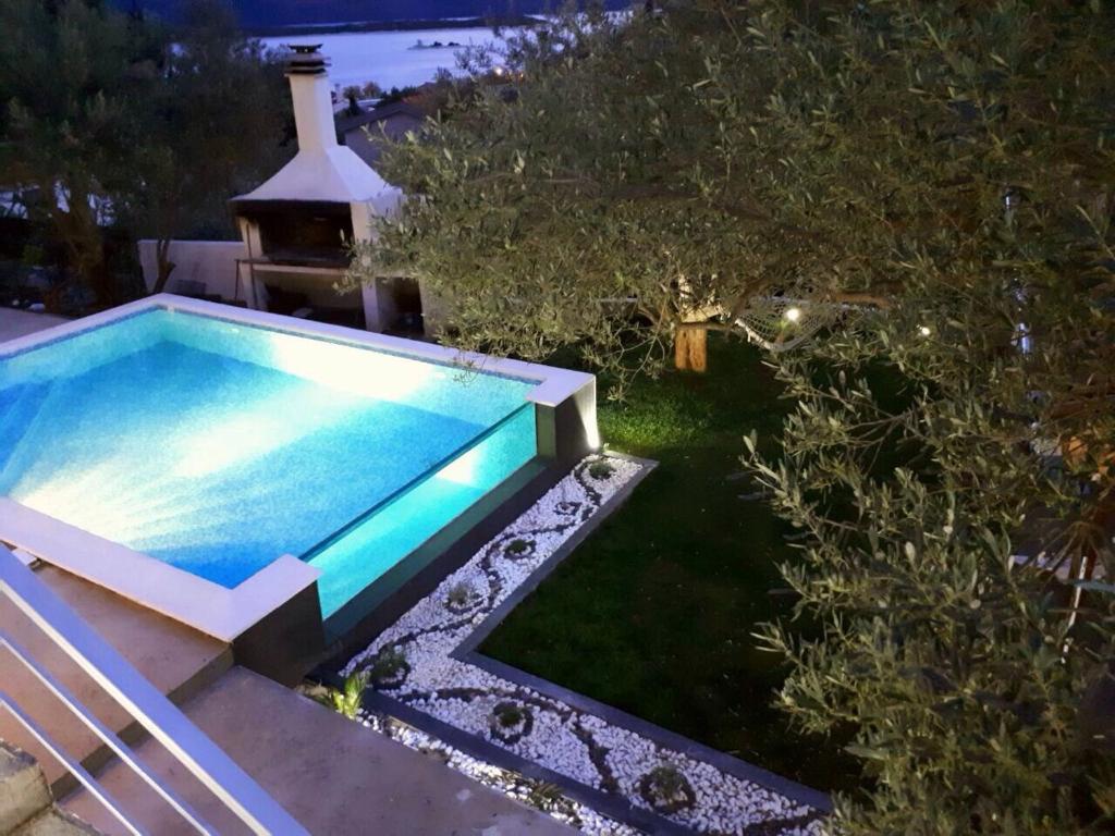 Πισίνα στο ή κοντά στο Apartment Ivka