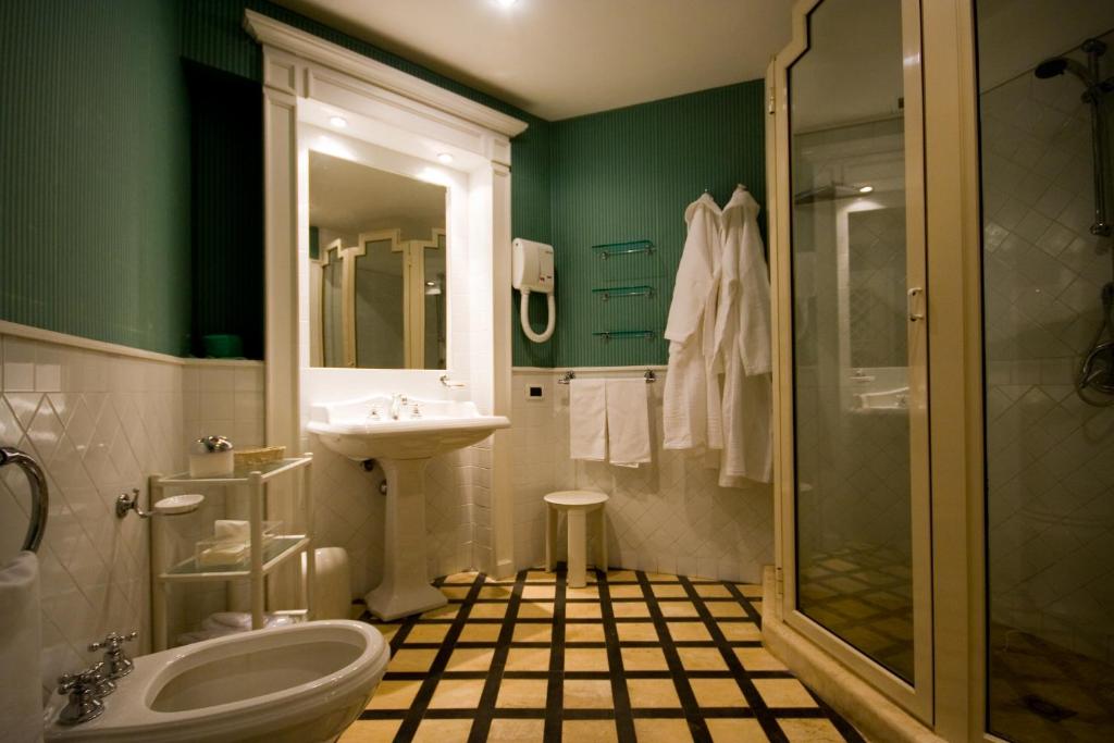Koupelna v ubytování Hotel Porto Pirgos