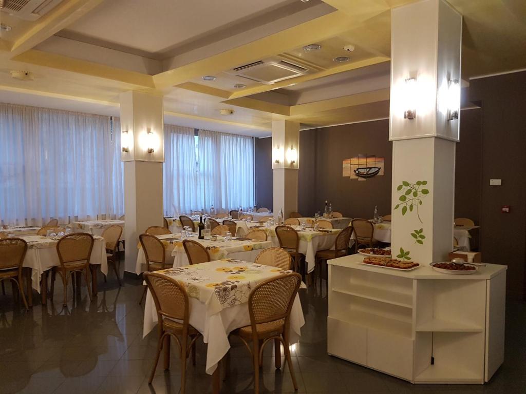 Restaurace v ubytování Hotel Desire'