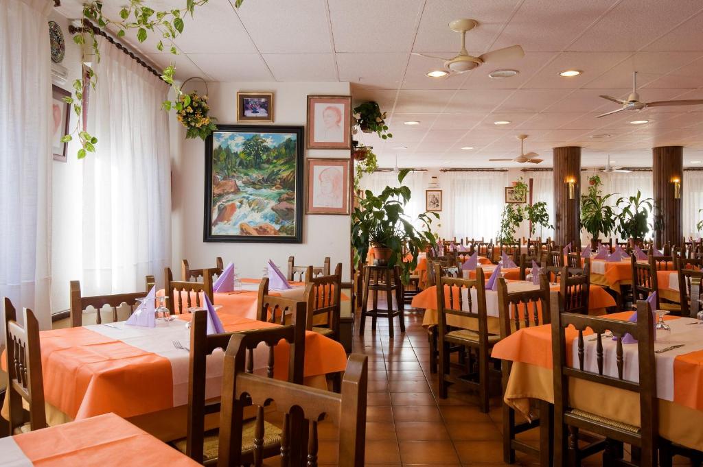 Restaurace v ubytování Hotel Castillo d'Acher