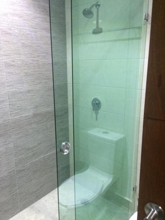 Koupelna v ubytování AMD Hotel