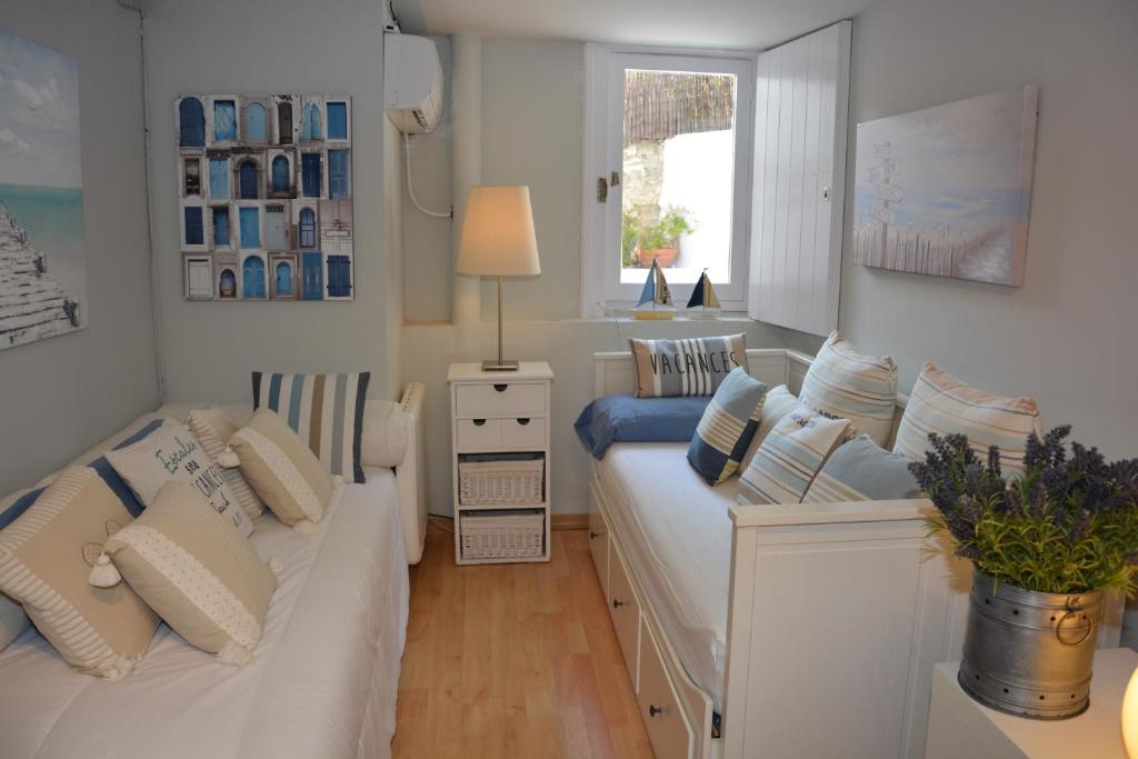 Posezení v ubytování Villa Sitges Altavista Amazing View South oriented Calm Area AC Beach 2 minutes