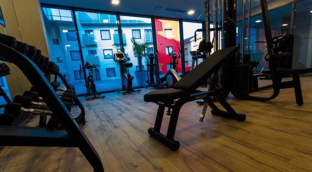 Fitness centrum a/nebo fitness zařízení v ubytování Hotel & Spa Ciudad de Binéfar