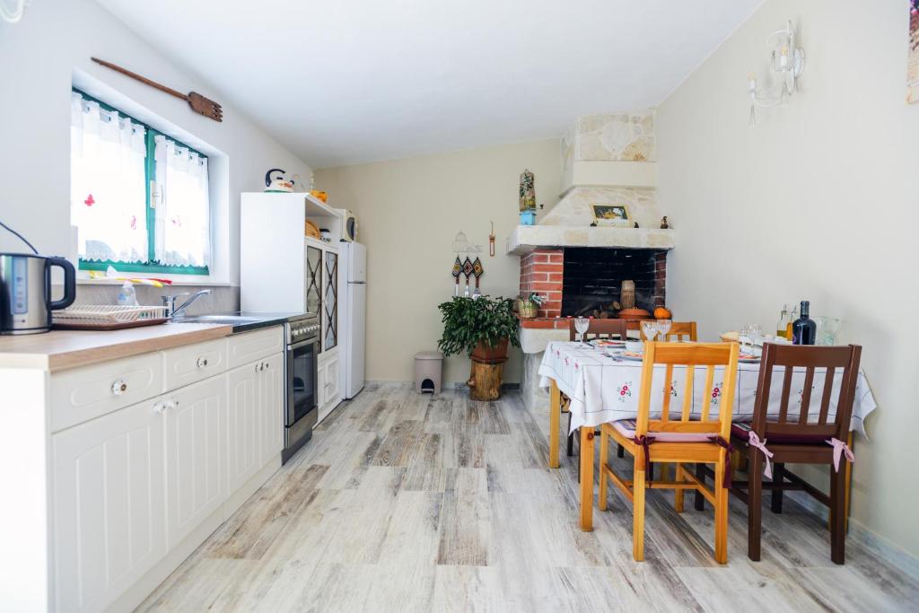 Cucina o angolo cottura di Apartment Old Cottage