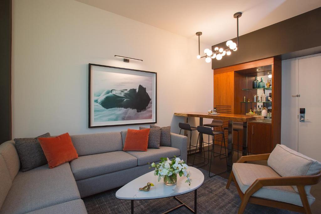 Andaz San Diego, By Hyatt - Cabana Suite