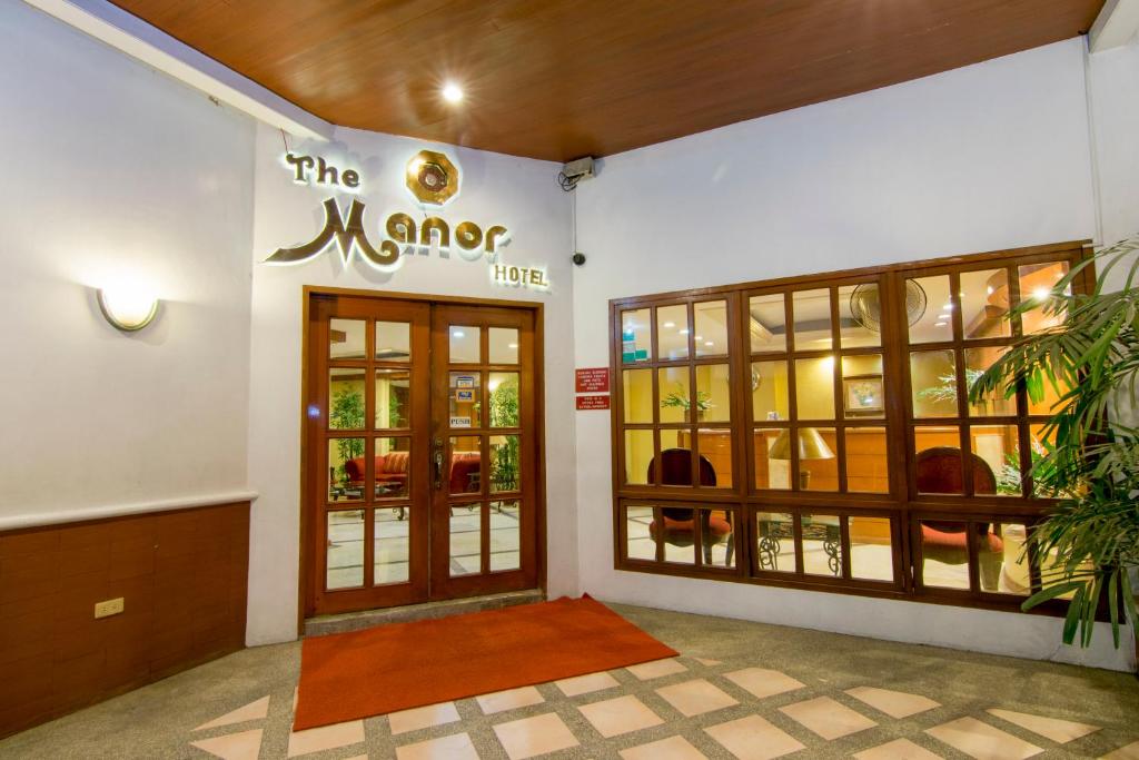 Certifikát, hodnocení, plakát nebo jiný dokument vystavený v ubytování The Manor Hotel