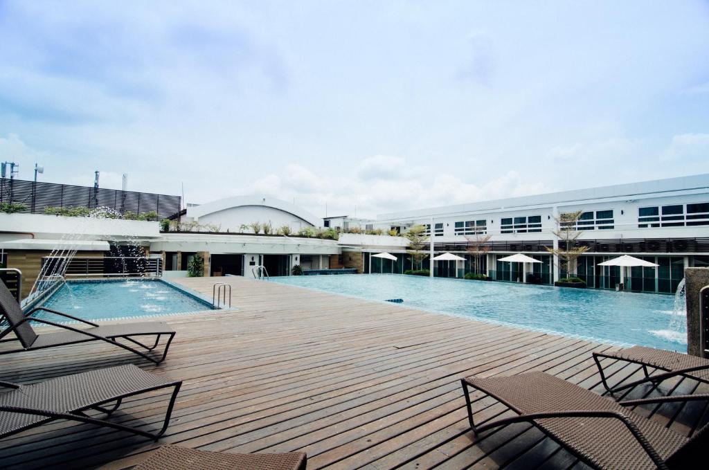Kolam renang di atau dekat dengan Hotel Sfera
