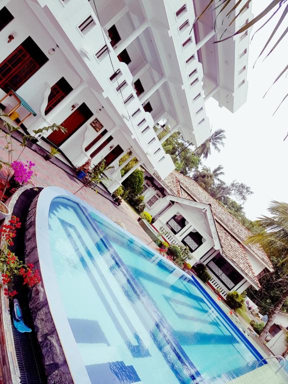 Bazén v ubytování Liyanage Resort nebo v jeho okolí