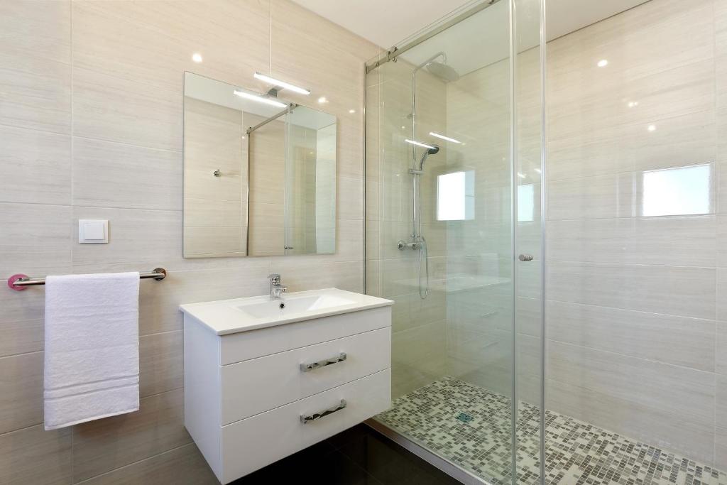 Sunfield Guest House - Only Adults - 12