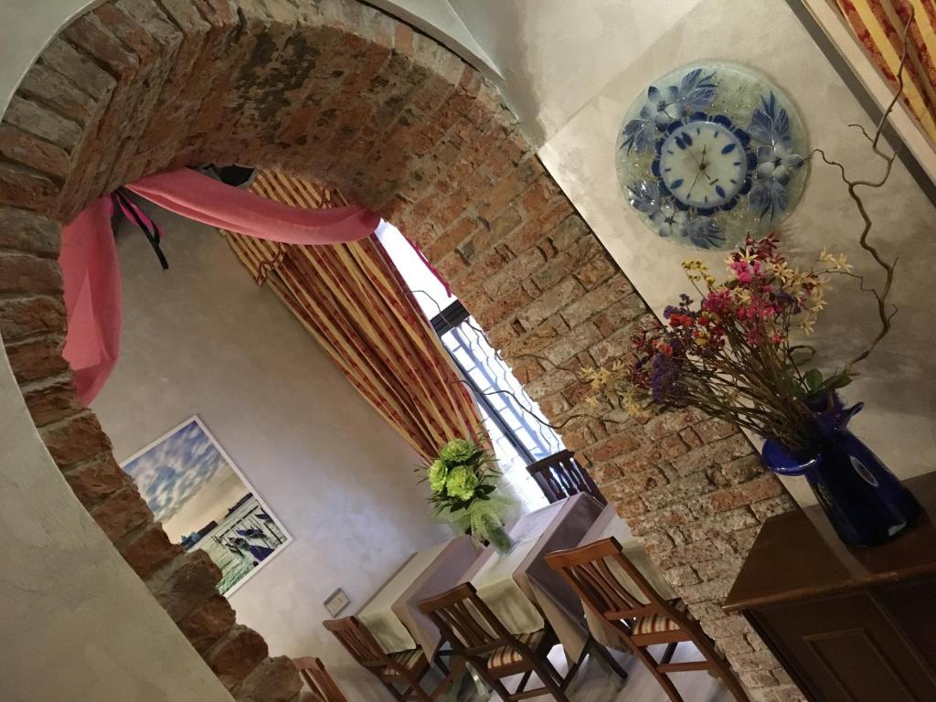 رزرو هتل و هاستل، Palazzo Lion Morosini - ورود در Locanda Ai Santi Apostoli, 09037376597