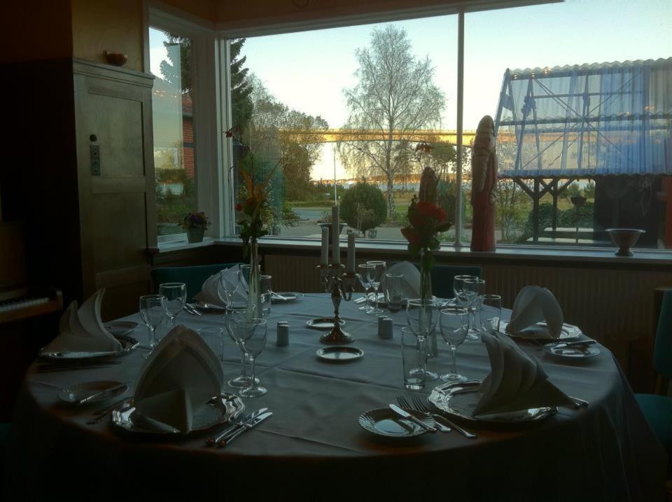 Restaurace v ubytování Sallingsund Færgekro