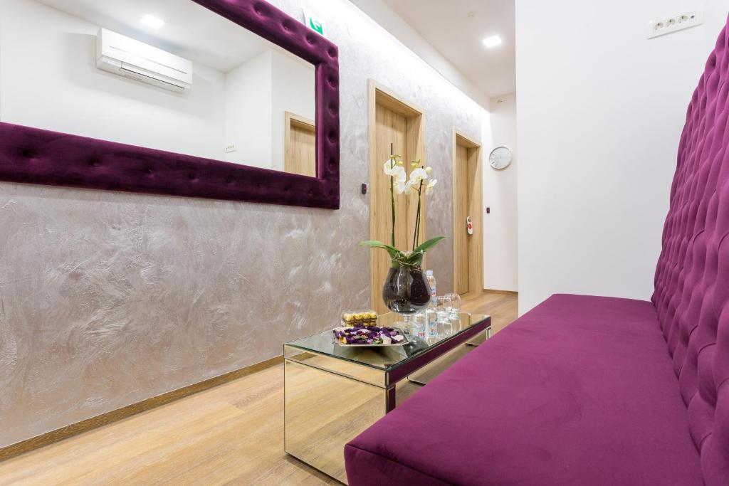 Posezení v ubytování Central Pearl by Nono Ban Rooms