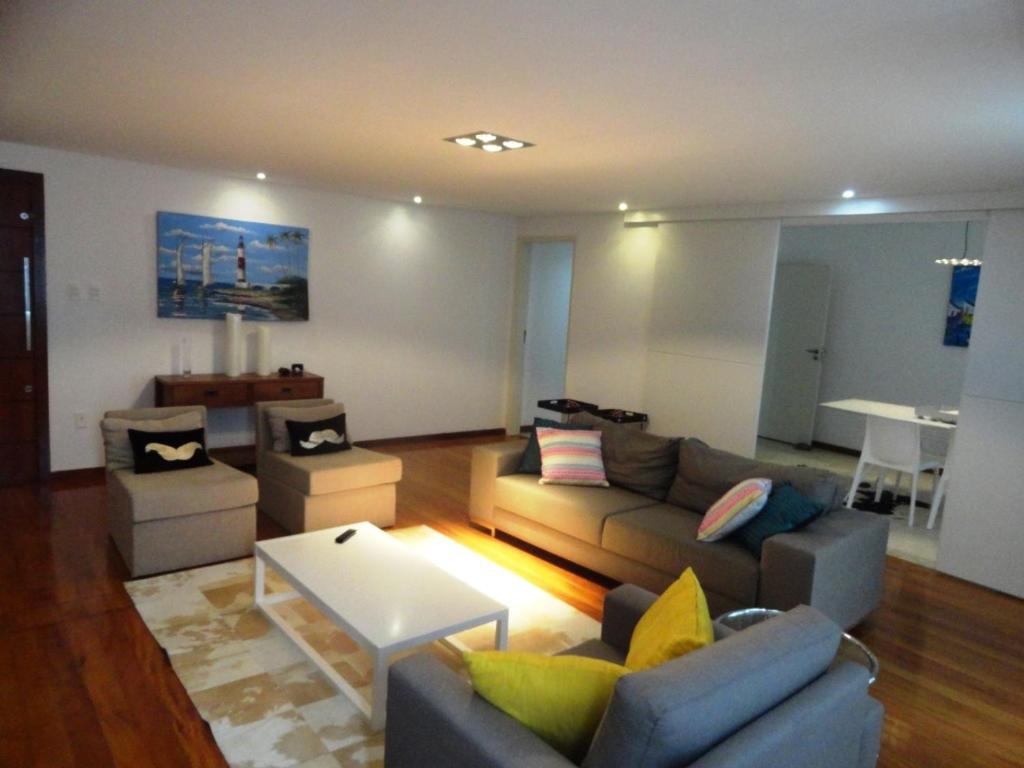 Zona d'estar a Luxury 3 Bedroom Apartment - Barra