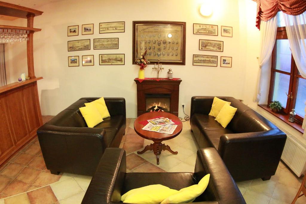 Posezení v ubytování Hotel St.Florian Sturovo