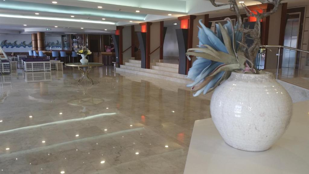 Belair Beach Hotel 