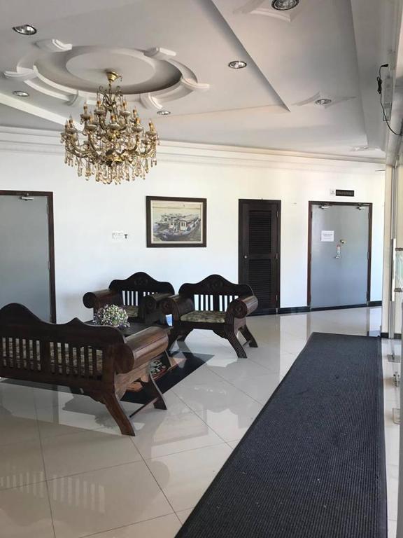 Posezení v ubytování Teluk Lipat Seaview Inn