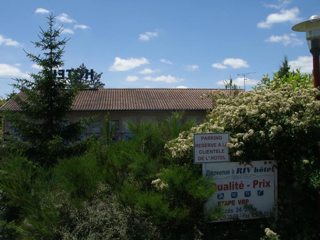 Un jardín fuera de Riv'Hotel
