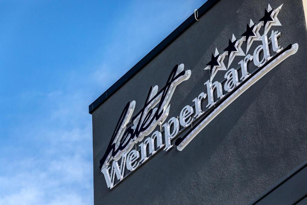 Certifikát, hodnocení, plakát nebo jiný dokument vystavený v ubytování Hotel Wemperhardt