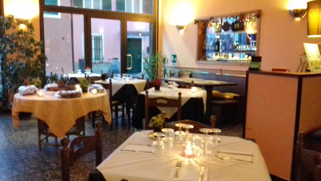 Restaurace v ubytování Albergo Caprile