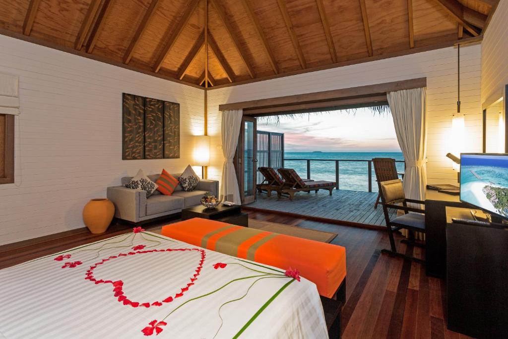 Meeru Maldives Resort Island - Overwatervilla Met Spa -bad