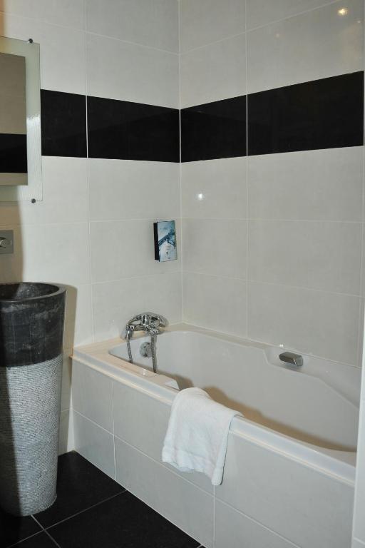 Cit'Hotel Europeen - İki Yataklı Oda - Küvetli