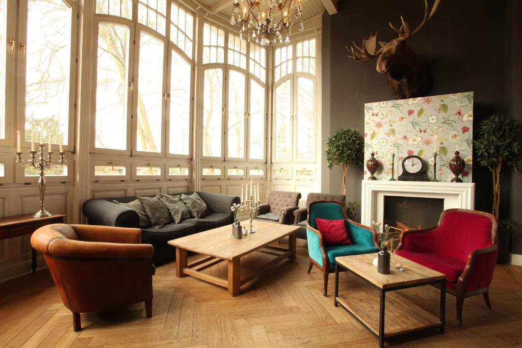 Ein Sitzbereich in der Unterkunft Schloss Basthorst
