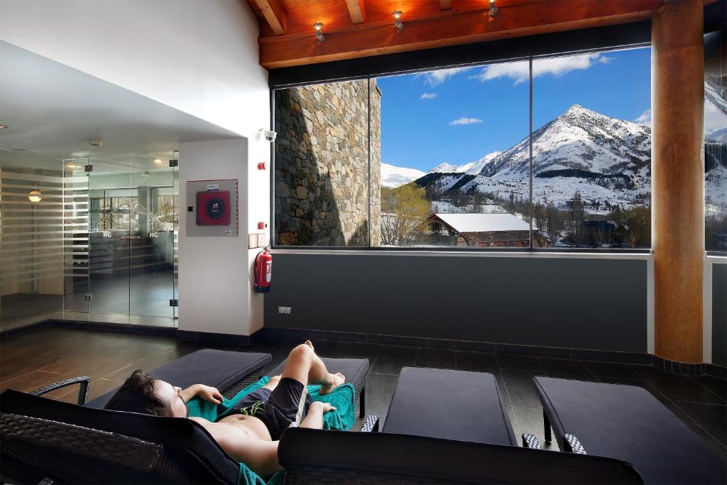 Nespecifikovaný výhled na hory nebo výhled na hory při pohledu z hotelu