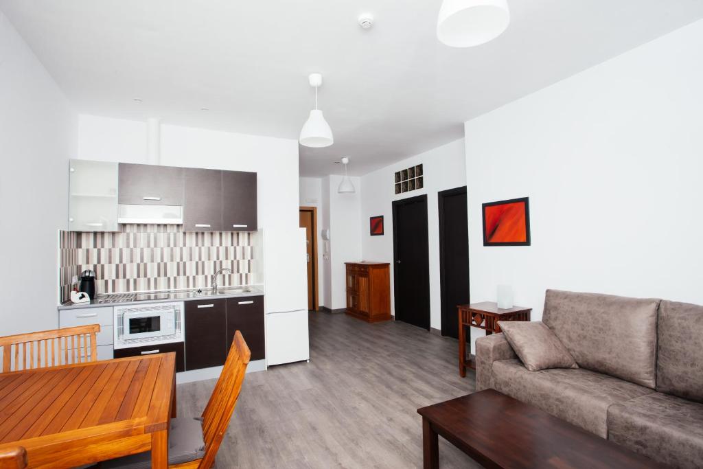 Kuchyňa alebo kuchynka v ubytovaní Apartamentos Florida 30