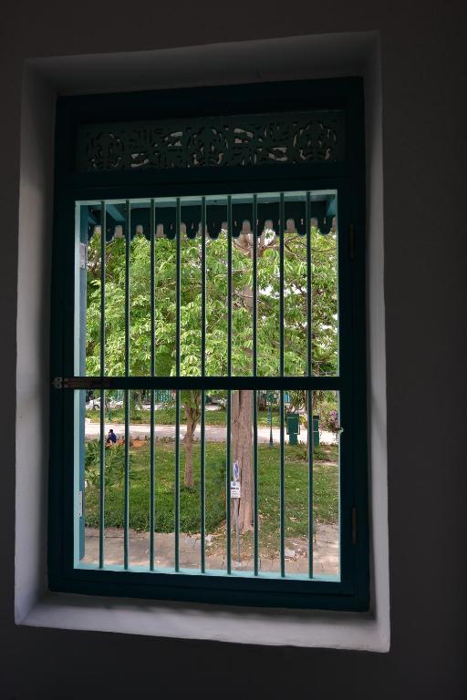 Neighbor Phuthon - 13