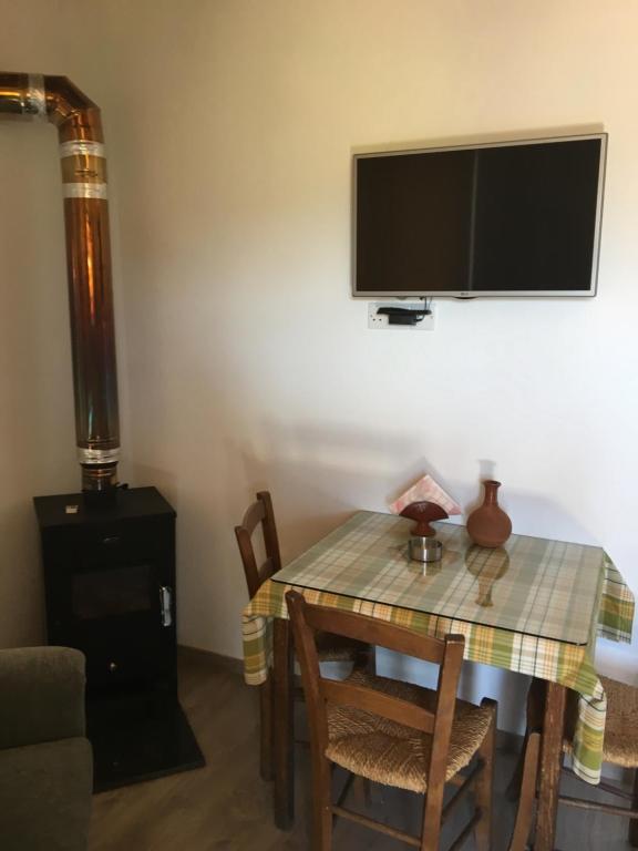 TV a/nebo společenská místnost v ubytování Xenios Guesthouse