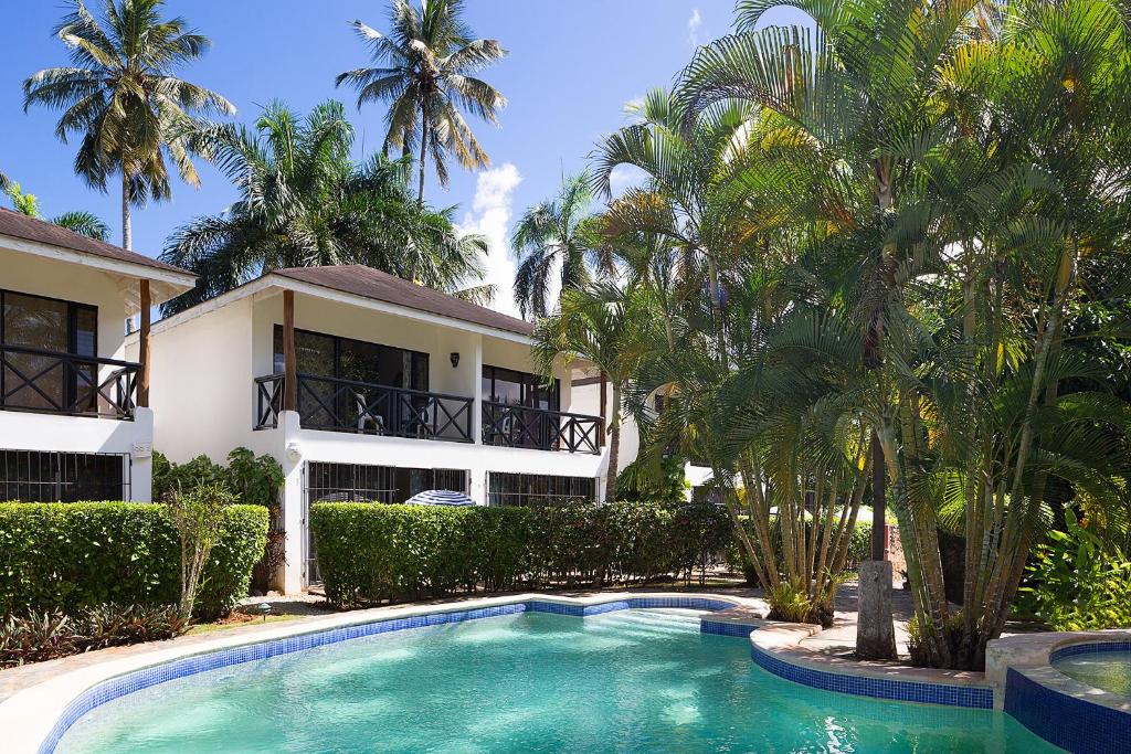Bazén v ubytování Condo Hotel Playa Las Ballenas nebo v jeho okolí