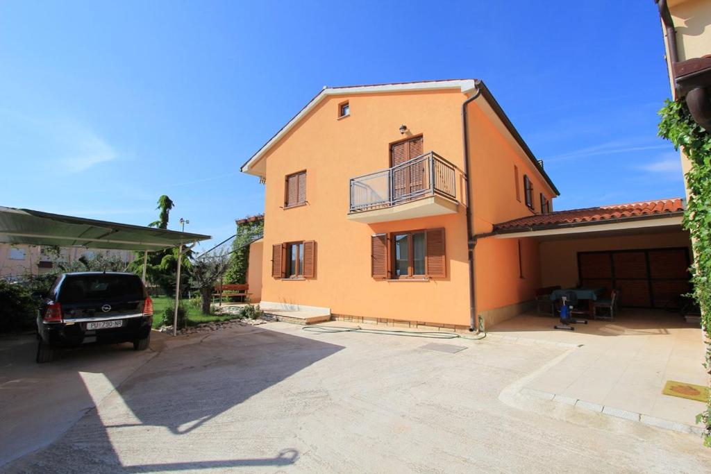 Budova, kde se apartmán nachází