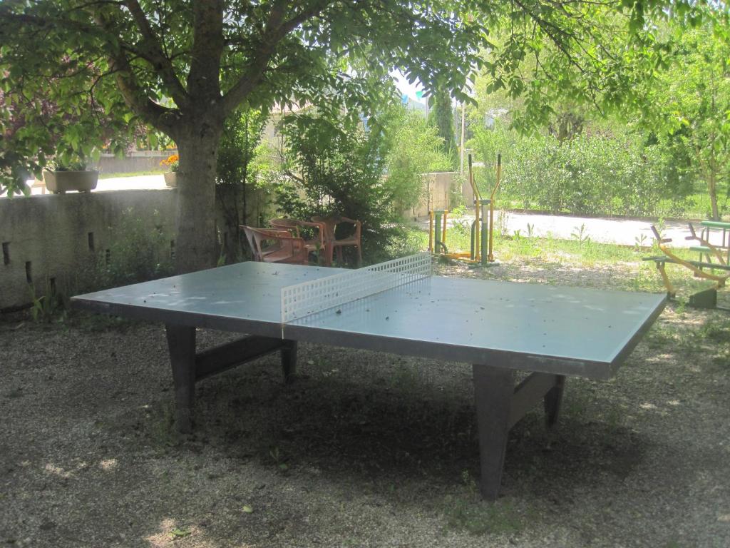 Stolní tenis v ubytování Camping les Lavandes, Castellane nebo okolí