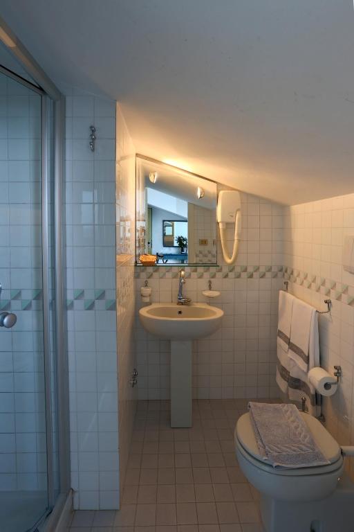 Koupelna v ubytování Hotel Ambasciatori