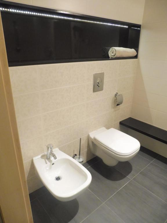 Zdjęcie z galerii obiektu Azur Apartman w mieście Velence