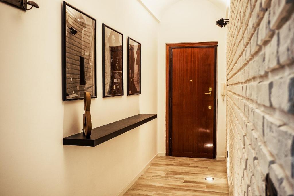 Kép BMGA l Stylish Industrial Termini Apartment szállásáról Rómában a galériában