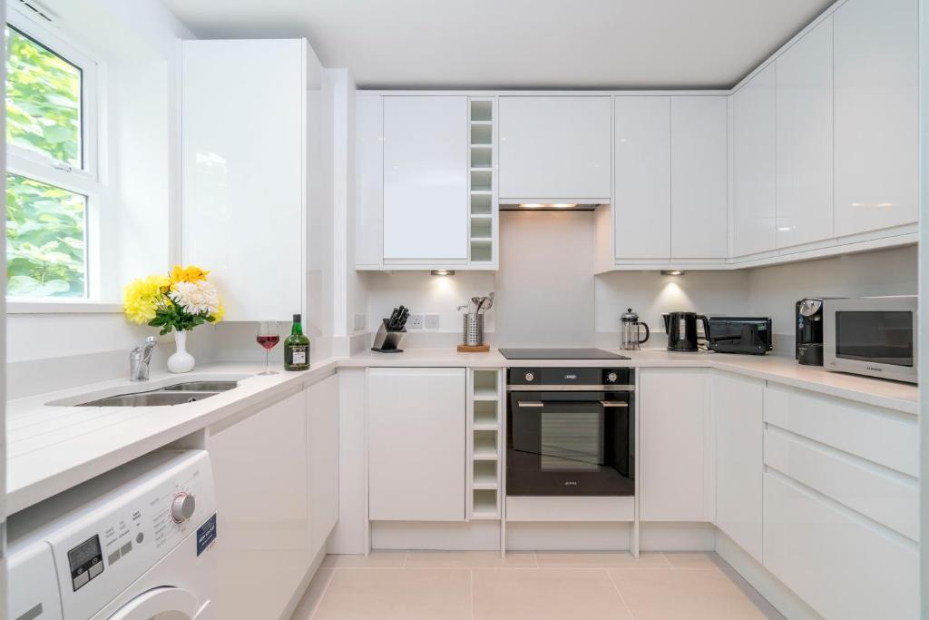 رزرو هتل و هاستل، آپارتمان JOIVY Sunny 2BR در قلب Vauxhall، با مترو, رزرو هتل و هتل آپارتمان