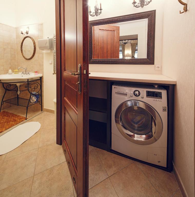 Calliope Apartments - 19