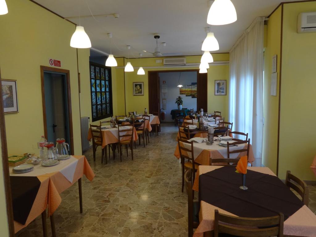 Restaurace v ubytování Hotel Saturno