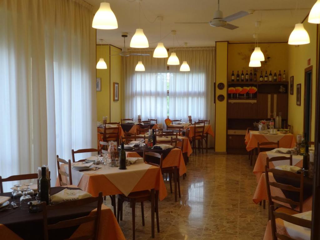 Restaurace v ubytování Hotel Saturno