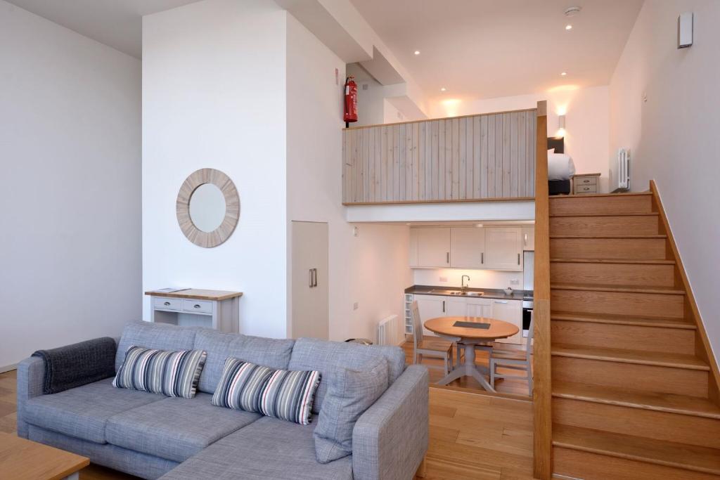 Destiny Scotland - Broughton St Lofts - Classic One Bedroom Apartment