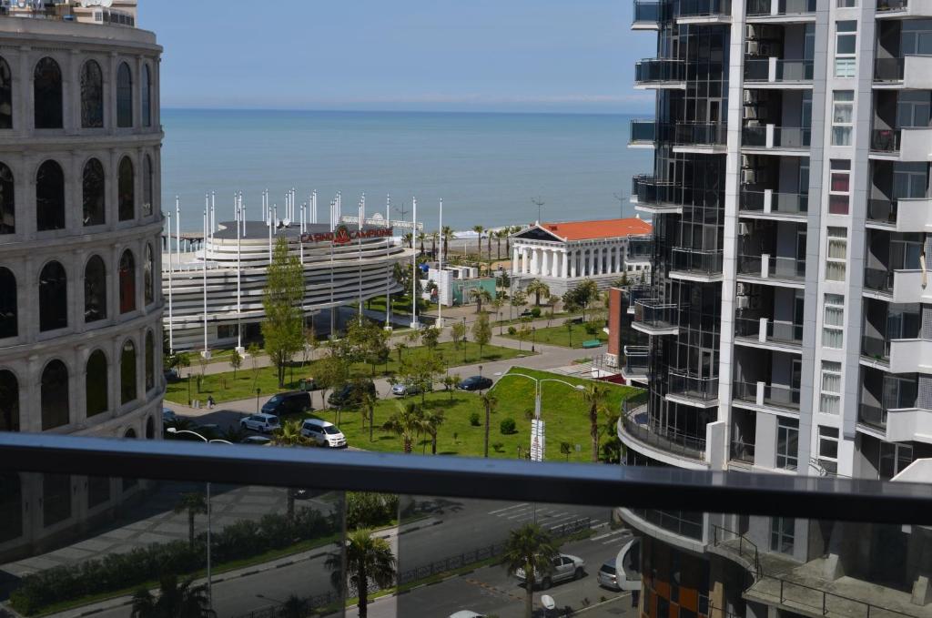 грузия батуми ул шериф химшиашвили. New boulevard batumi. грузия батуми ул шериф химшиашвили. батуми новостройки. улица ангиса батуми.